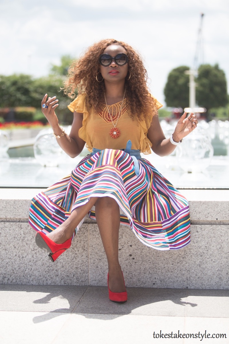 How to wear a multi-colored striped skirt3