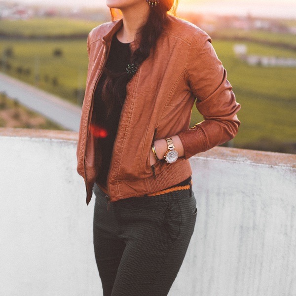 transition-your-summer-wardrobe-to-fall-woman-tan-leather-jacket