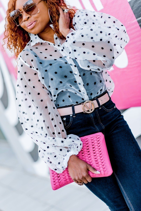 how-to-wear-puff-sleeves-polka-dot-organza-blouse-pink-valentino-logo-belt-tokestakeonstyle